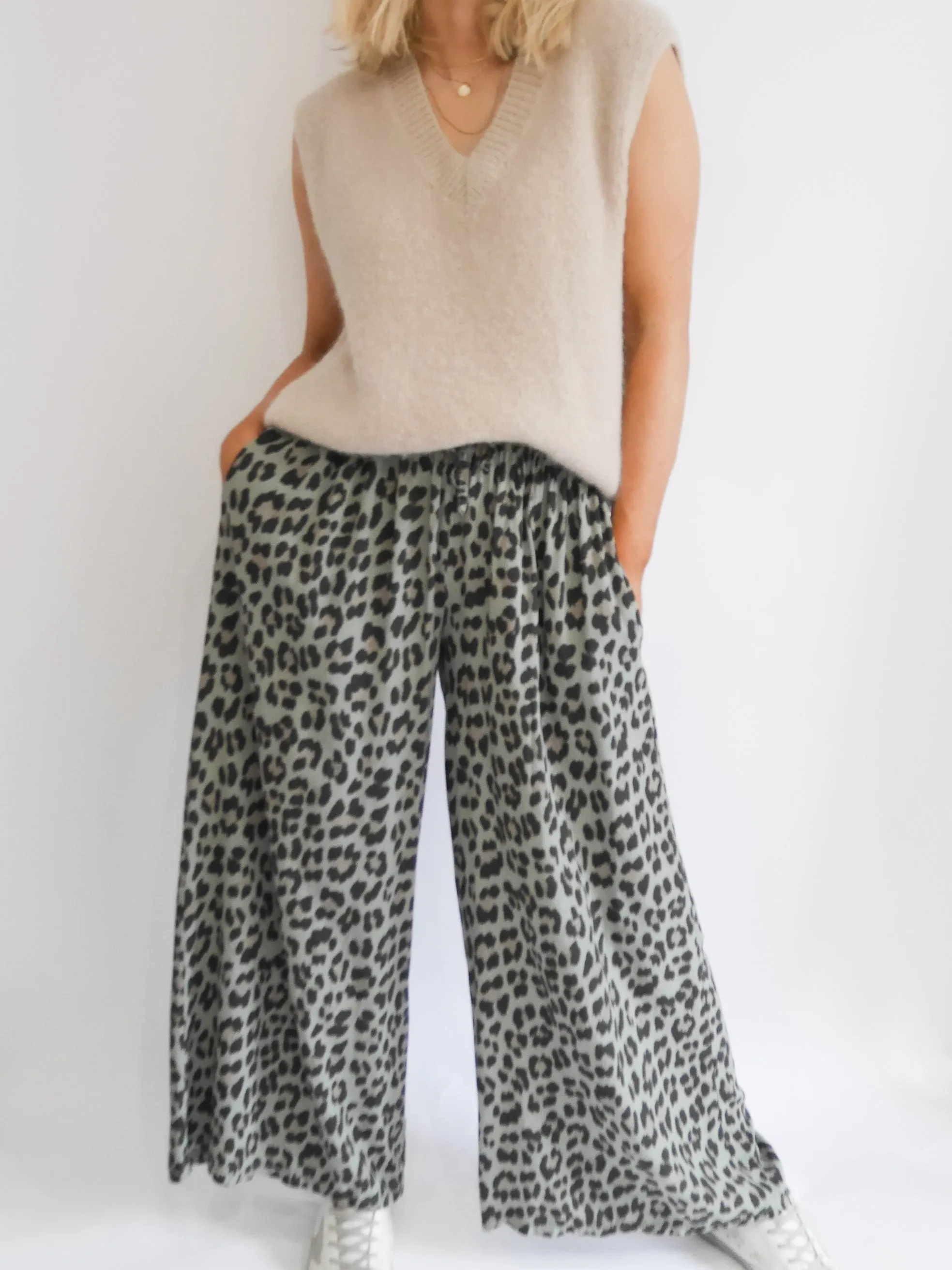 Farrah Trousers Khaki